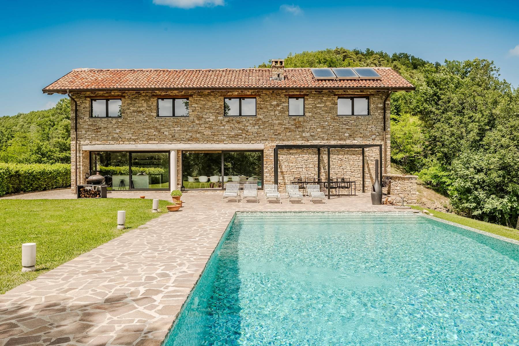 Elegant Villa with Stunning Views in Langa Astigiana