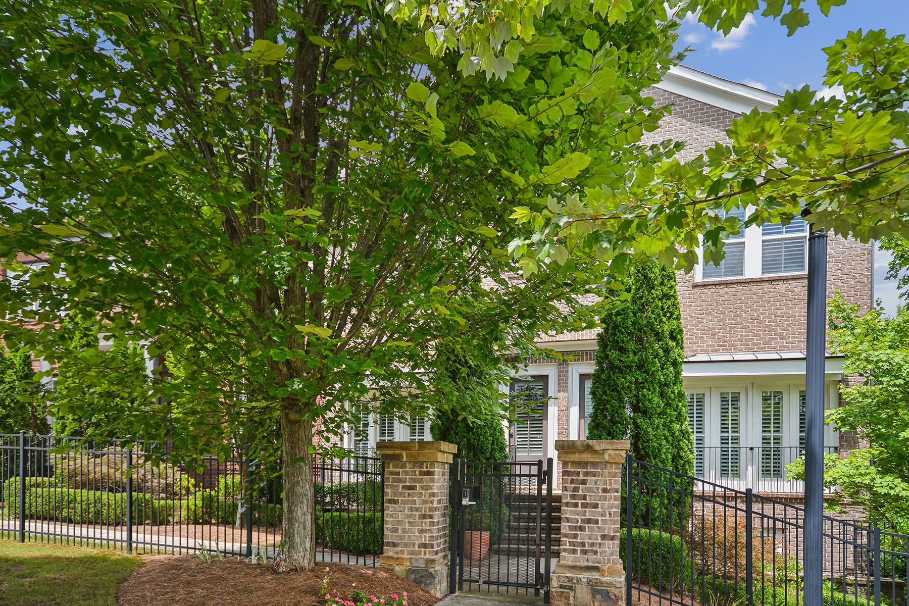 Fantastic Brick Townhome in Private Enclave in Brookhaven