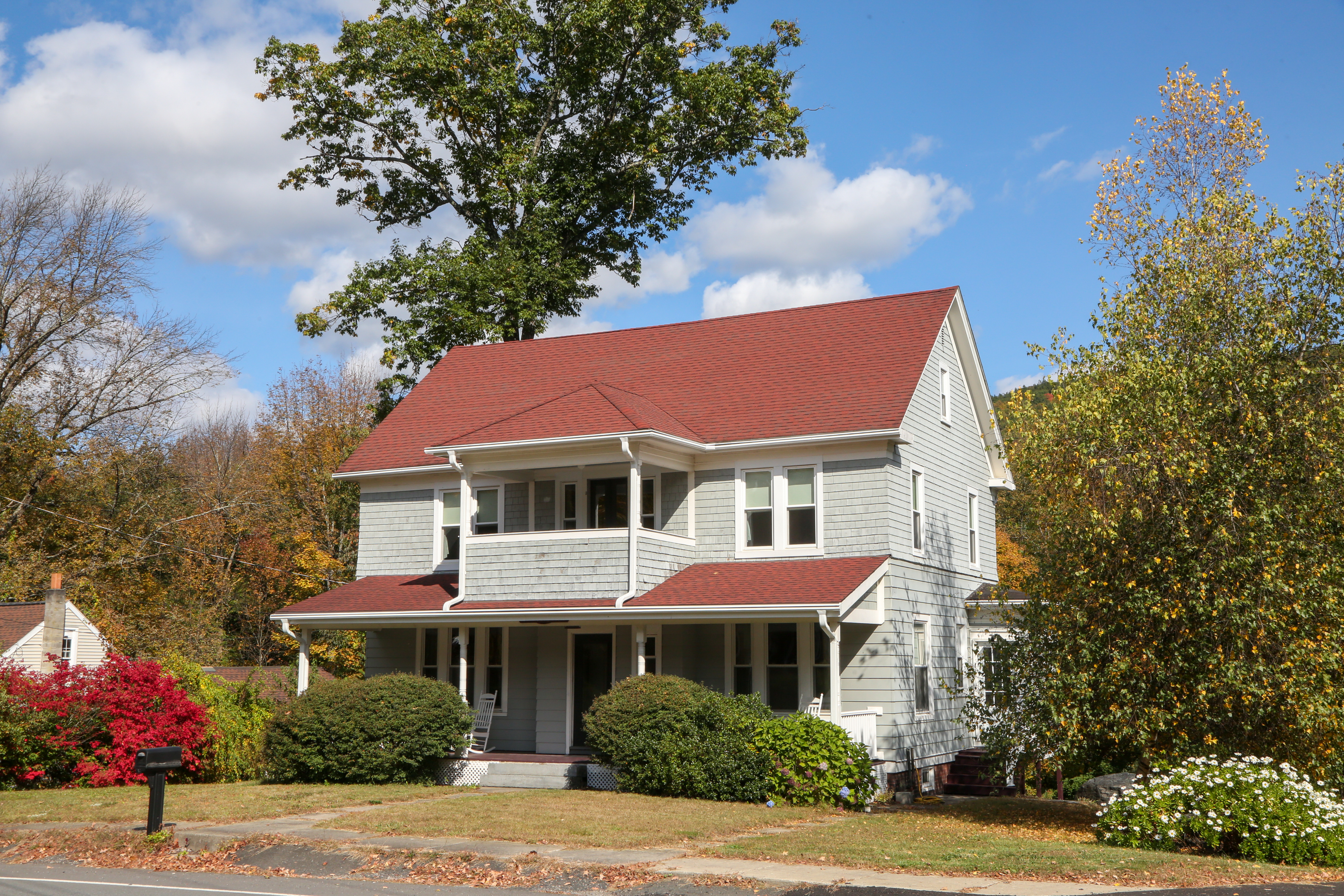 Gem of the Valley Restored Colonial near the Berkshires and 5 Colleges area of N