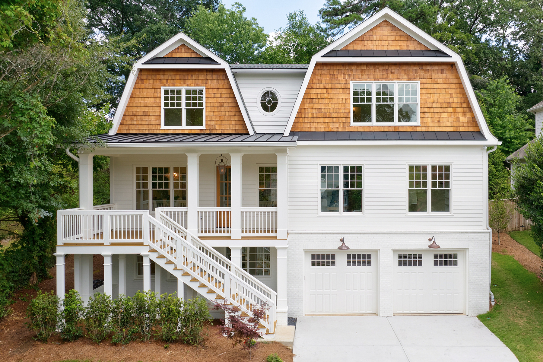 Exquisite Farmhouse In Sought-After Brookhaven