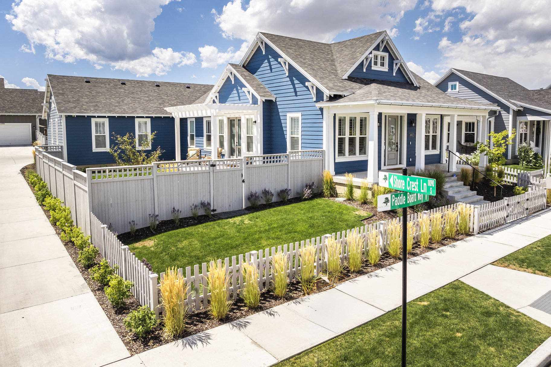 Cape-Cod Home On Daybreak Island