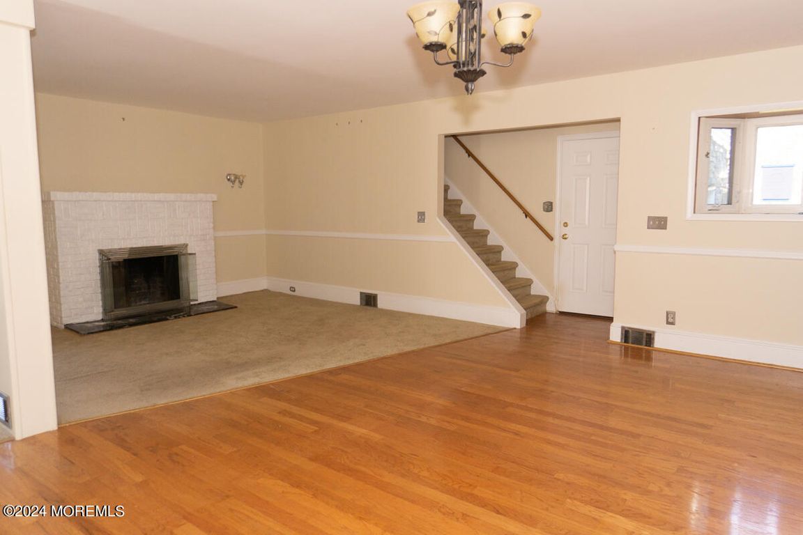 342 Sycamore Ave, Shrewsbury, NJ 07702