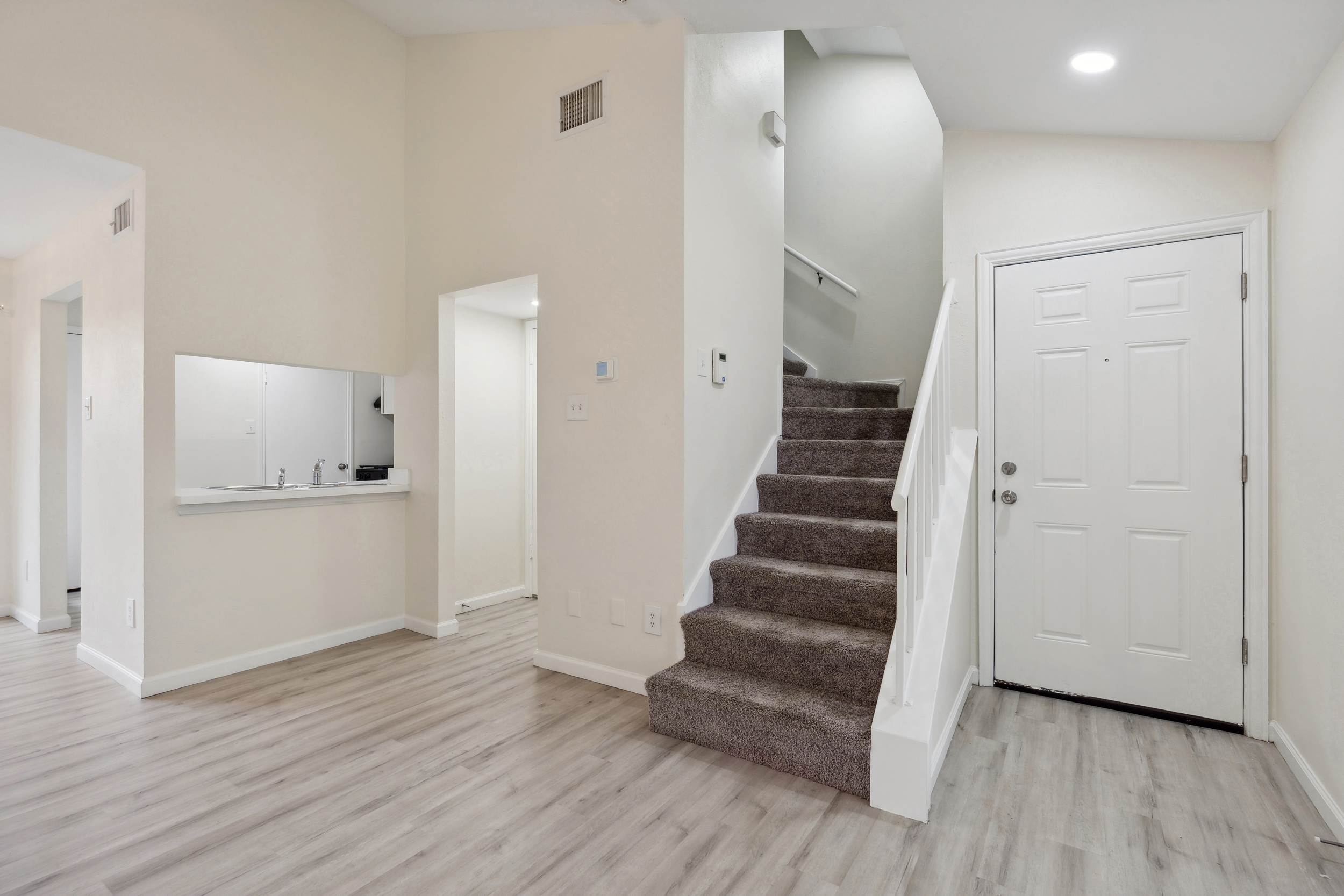 Charming Townhome, Move-In Ready Bliss