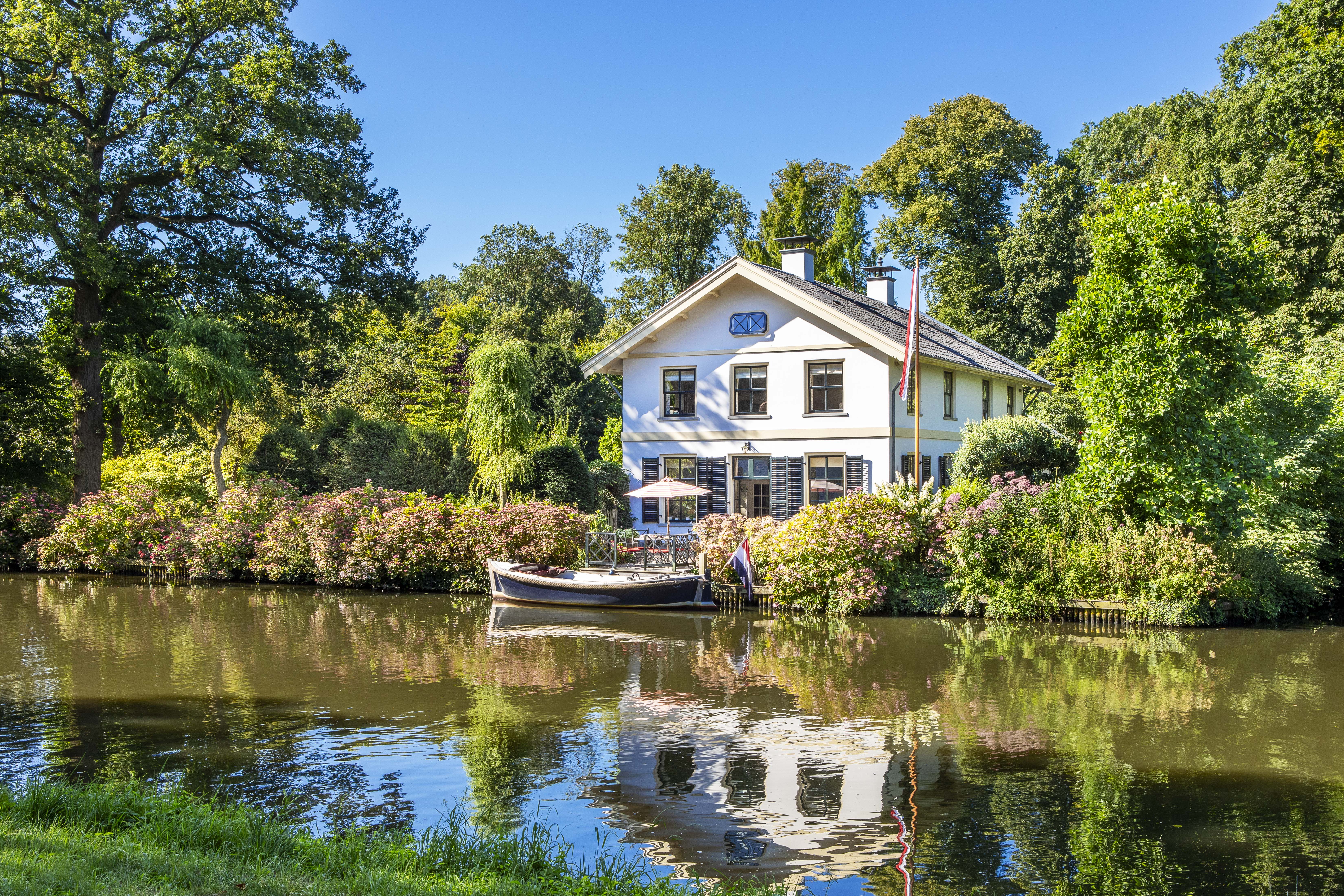 Estate located on the river Vecht Breukelen