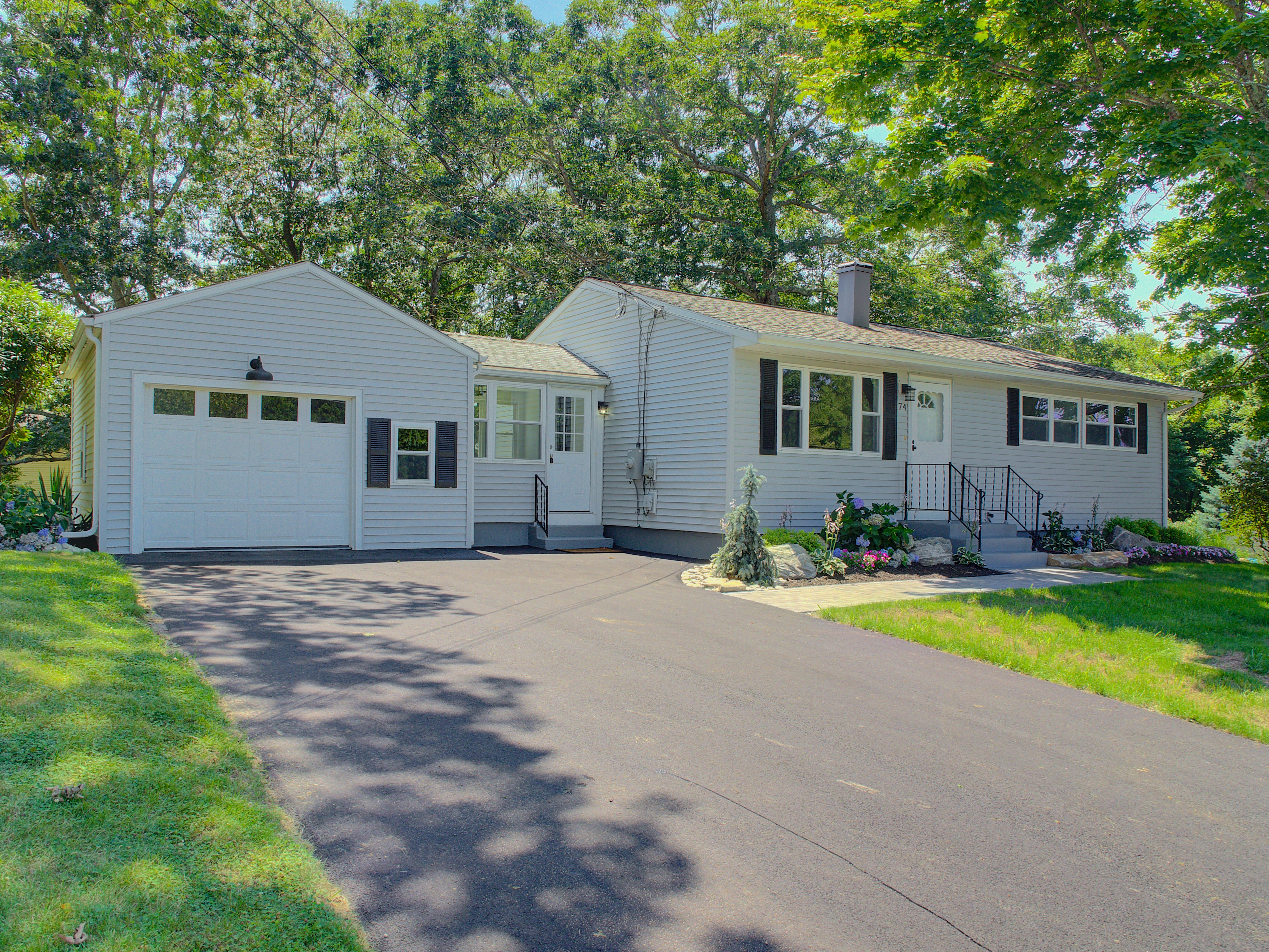 Move in ready ranch close to downtown Mystic