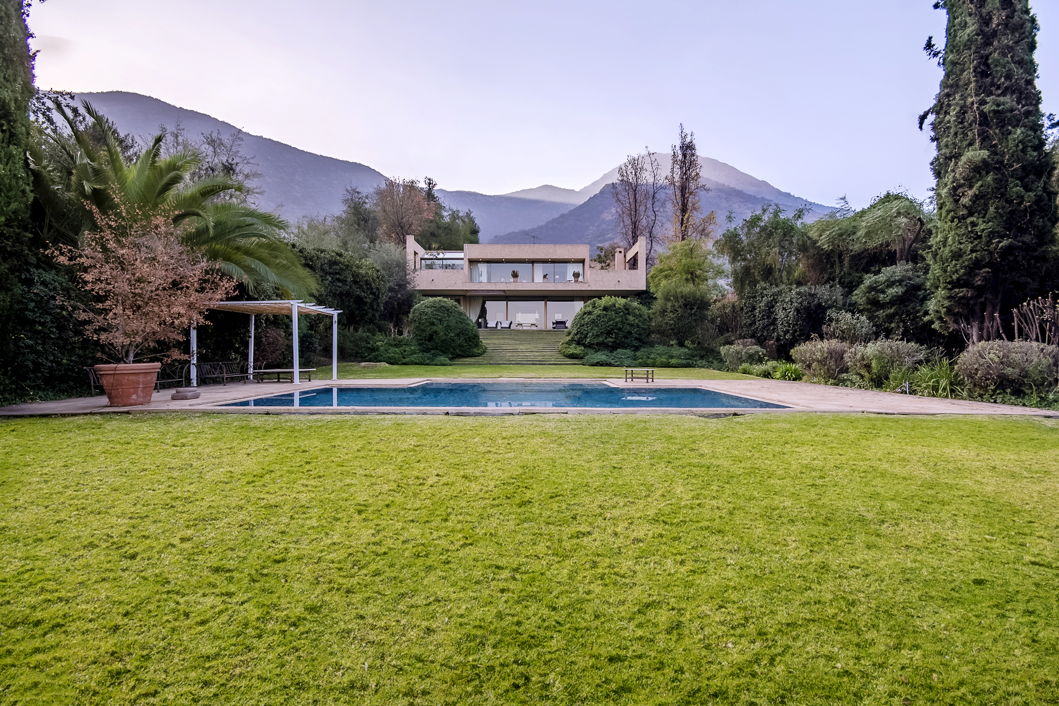 Architect Christian De Groote house with unbeatable location in Santa Maria