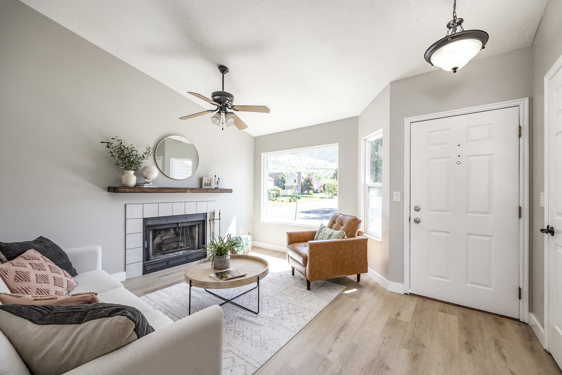 Welcome to Your New Home in the Sought-After Community of Centerville