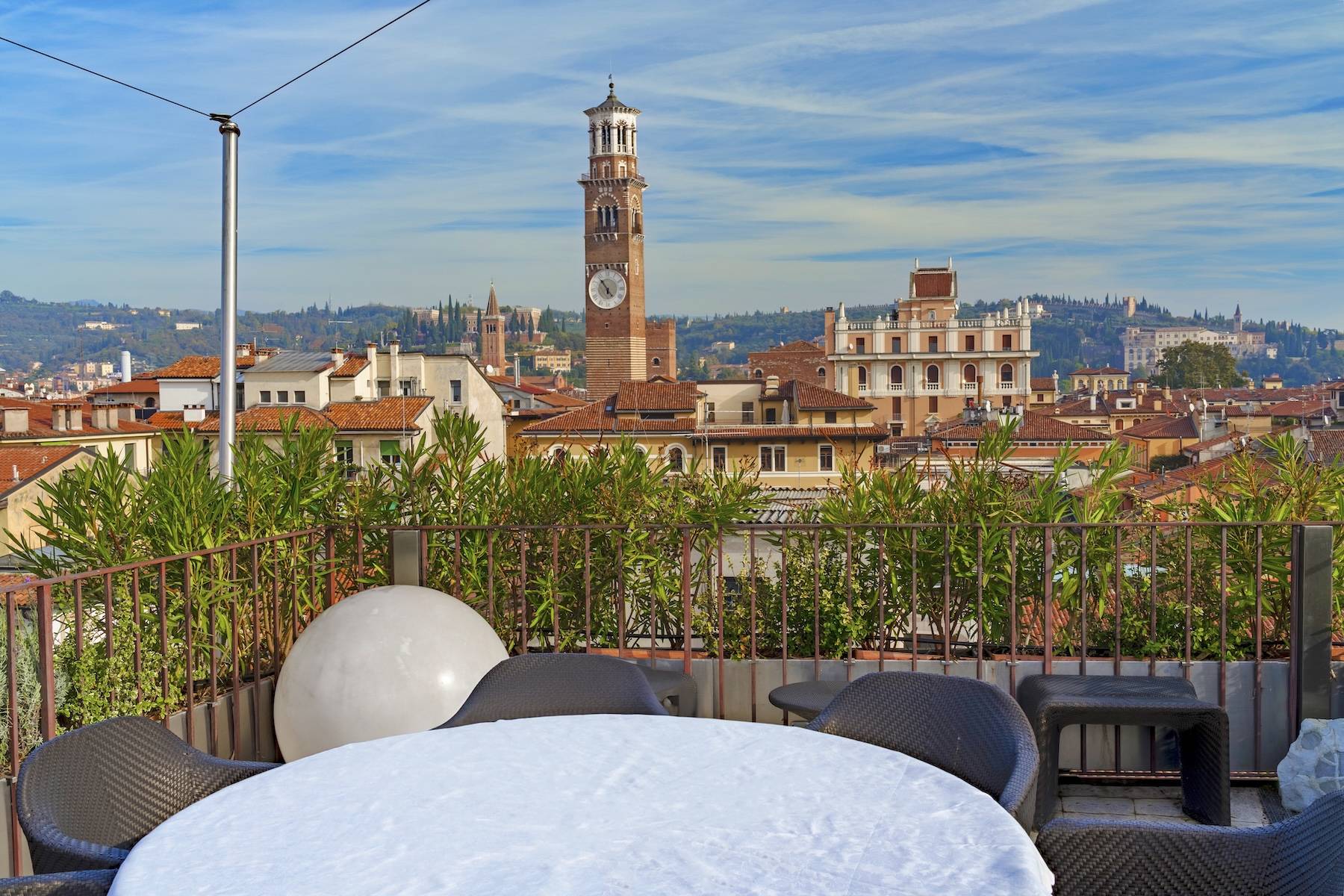 Prestigious penthouse with terrace and panoramic view of Verona