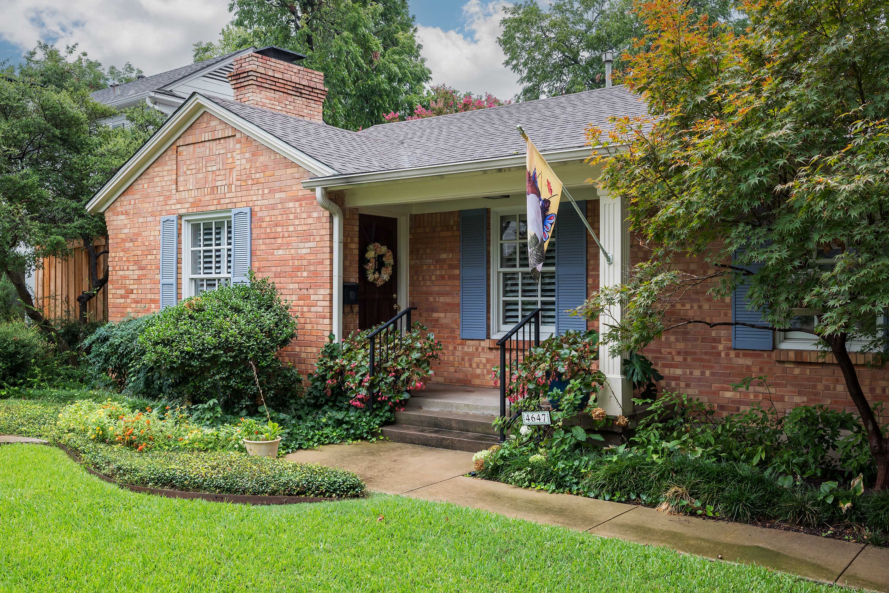 Charming Red Brick Cottage