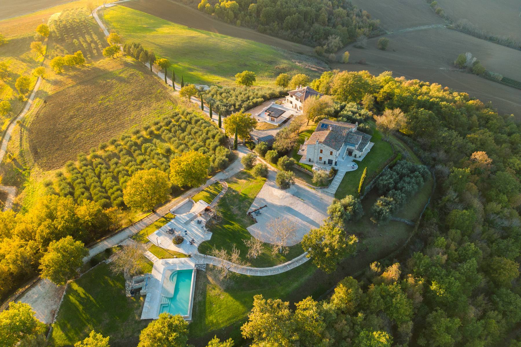 Enchanting Vineyard estate with panoramic views in Todi