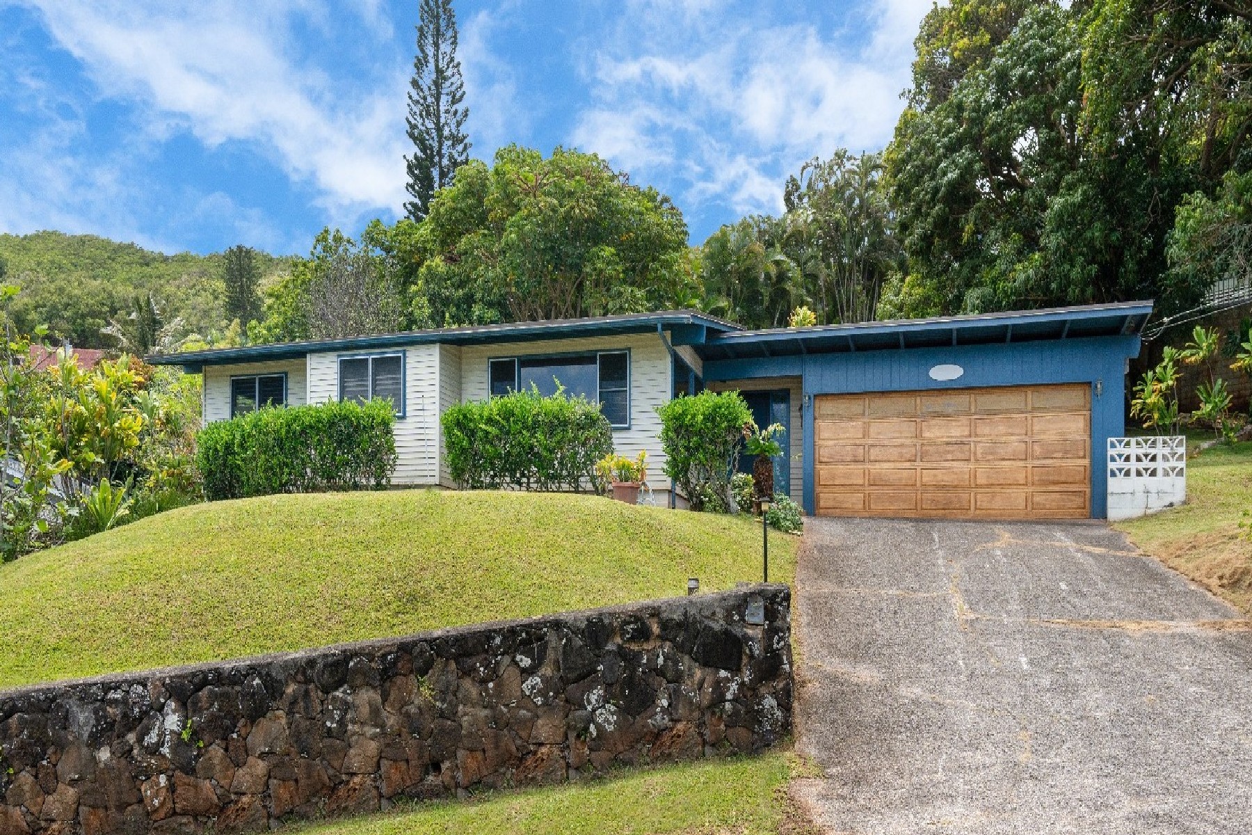 Stunning Kaneohe Bay Views