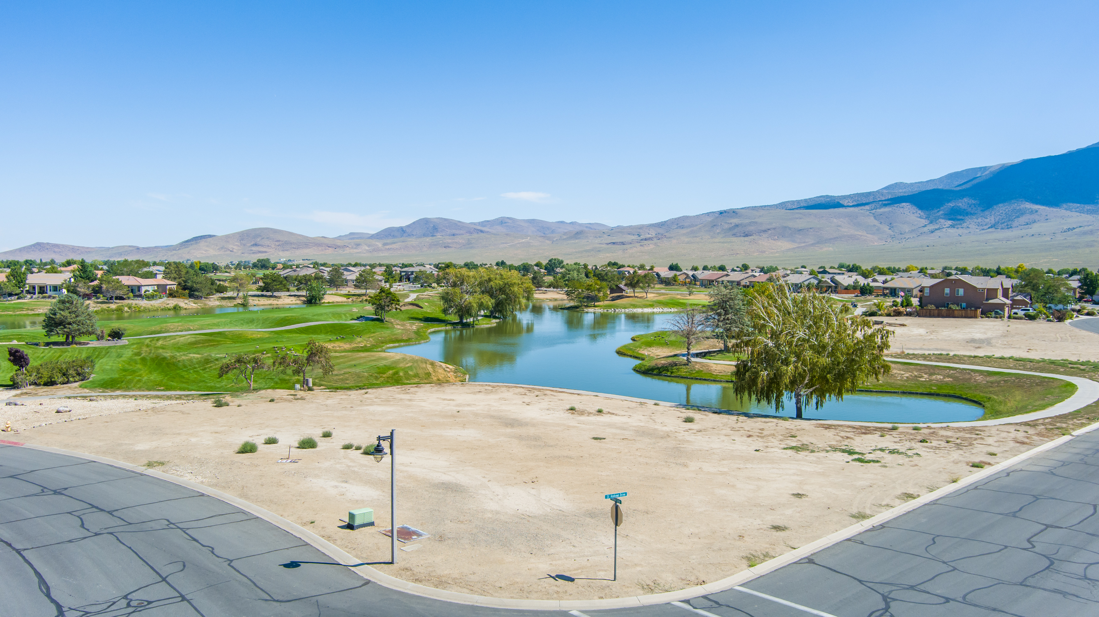 Gorgeous Views on this Dayton Golf Course Lot