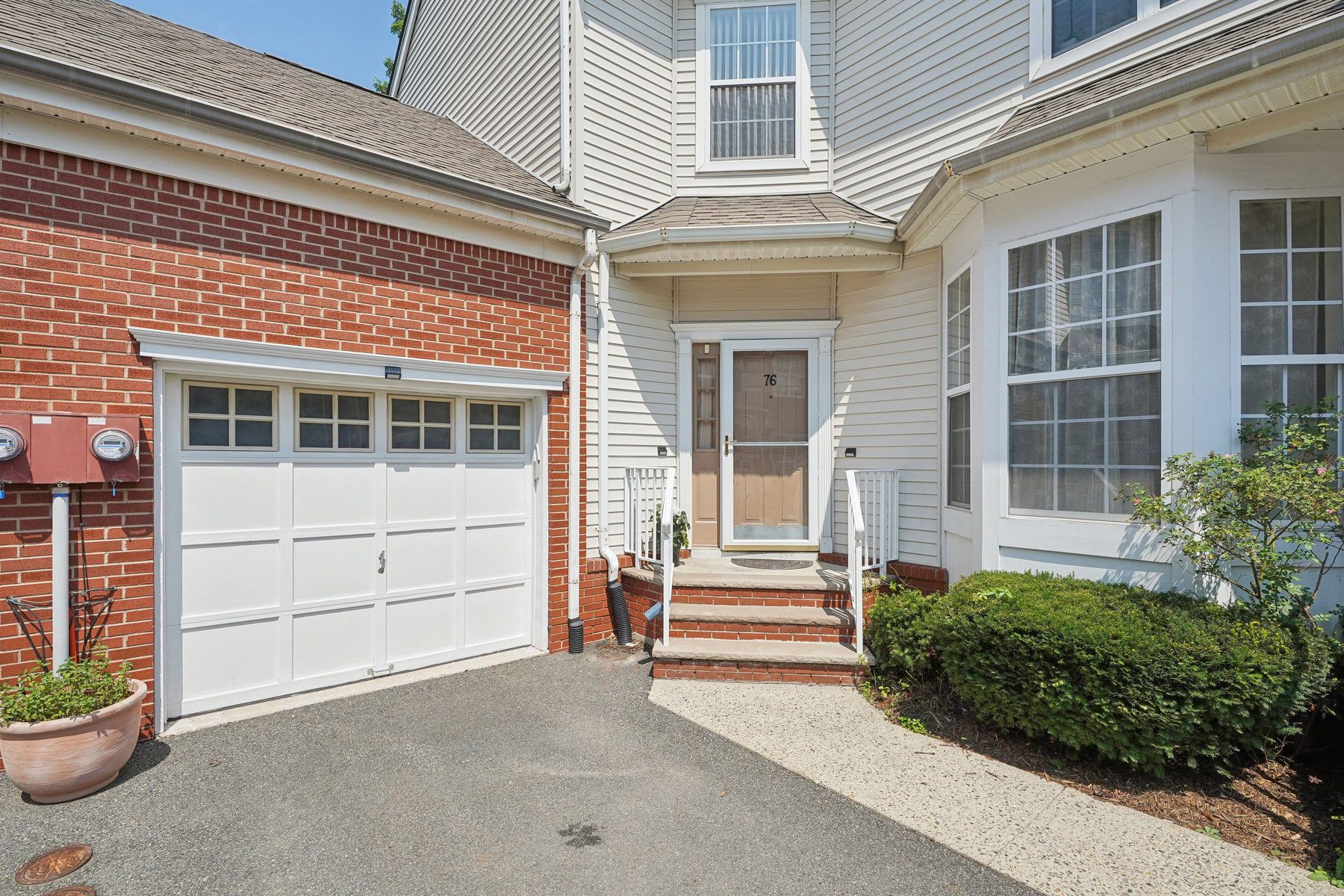 76 Albert Court, Parsippany-Troy Hills, NJ 07054