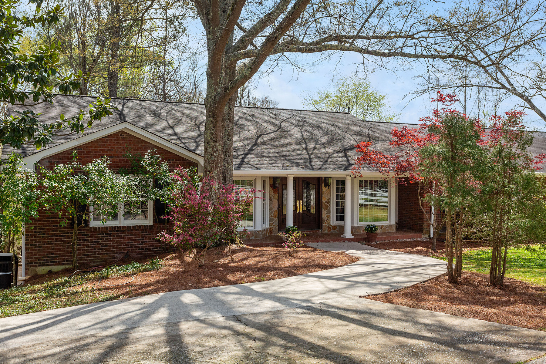 Charming Estate On Sprawling 62+ Acre Lot