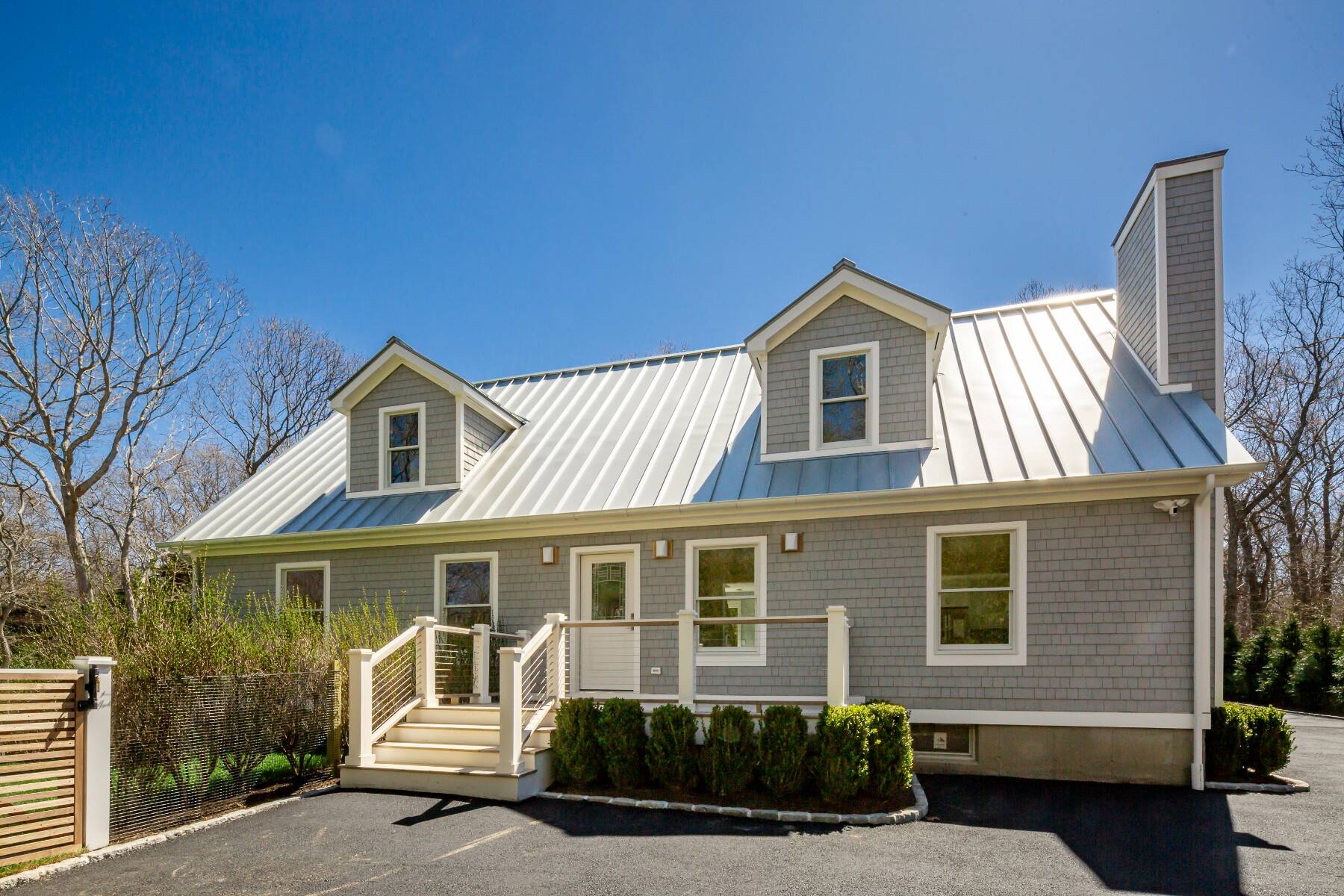 East Hampton Close to Bay Beaches - Everything NEW