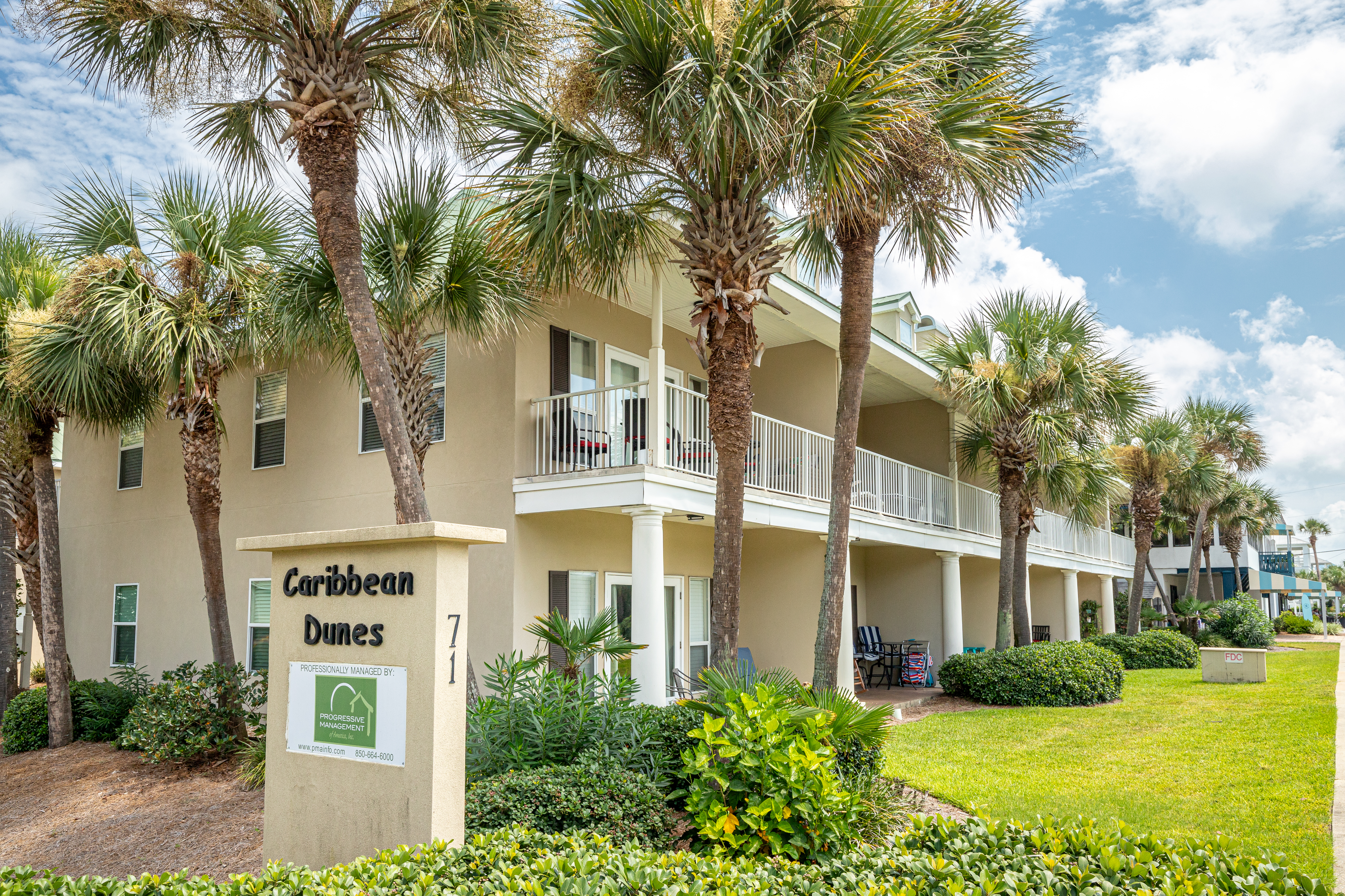 One Bedroom Destin Condo With Loft Near Public Beach Access